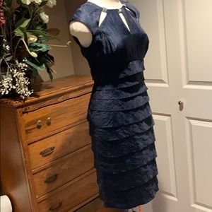 NWT- London Times Cap sleeve shimmer shutter dress